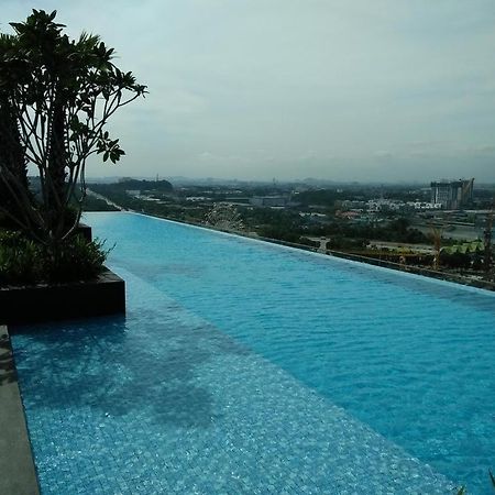Relax Homestay - The Comfort Just For You Shah Alam Exterior photo